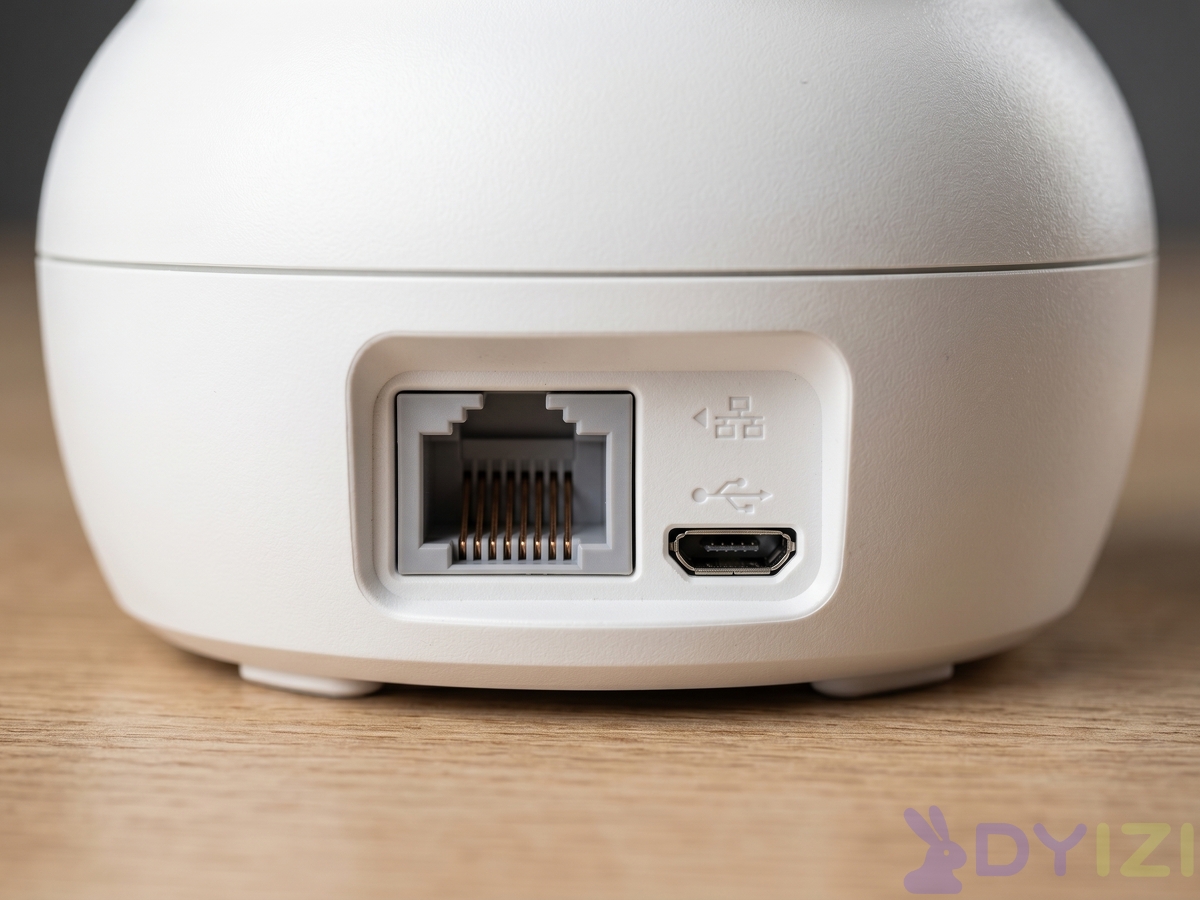 Ezviz TY2 - поворотная WiFi камера