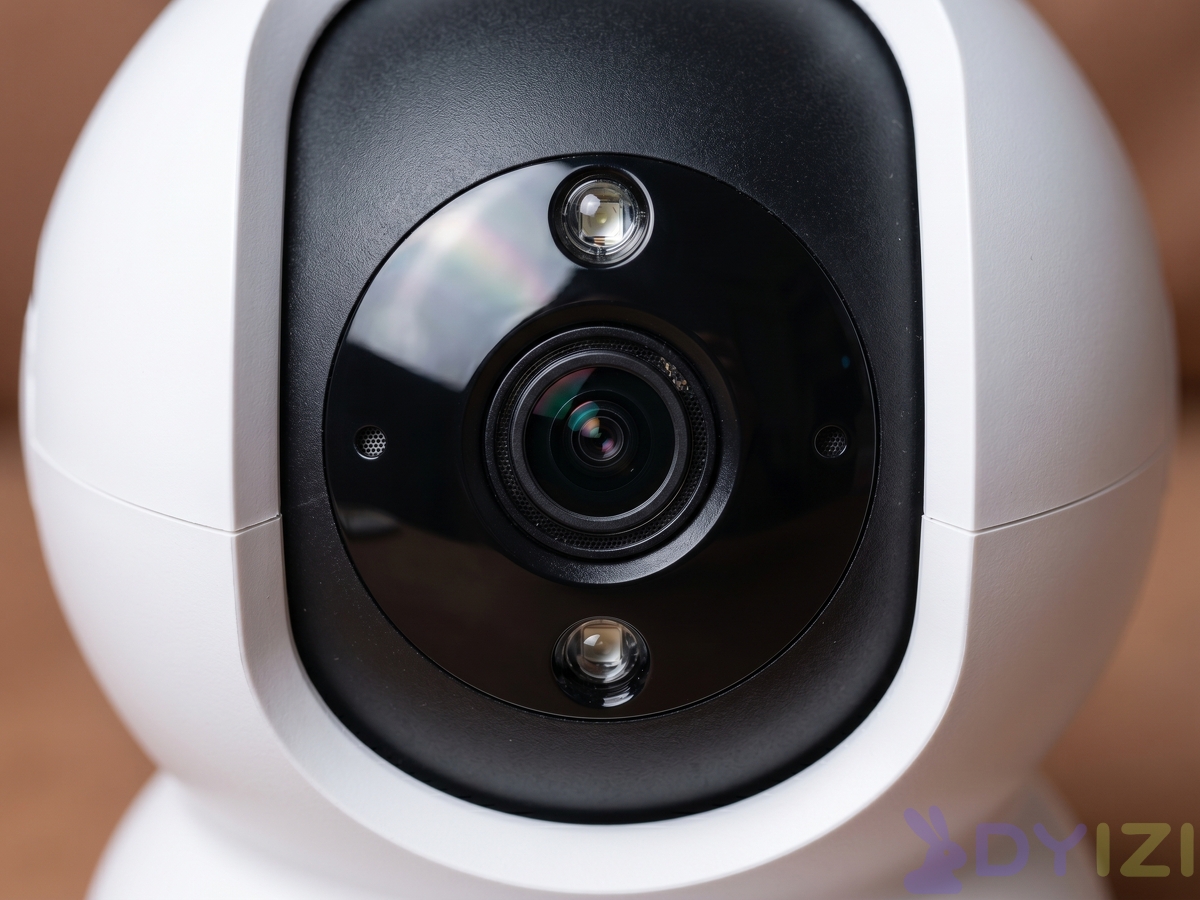 Ezviz TY2 - поворотная WiFi камера