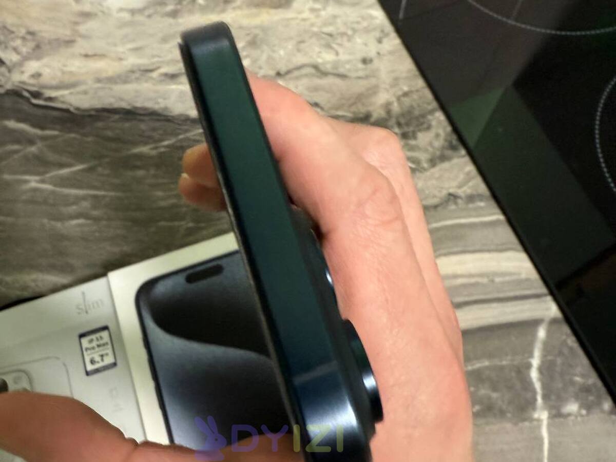 iPhone 15 Pro Max, 256 ГБ, SIM + eSIM