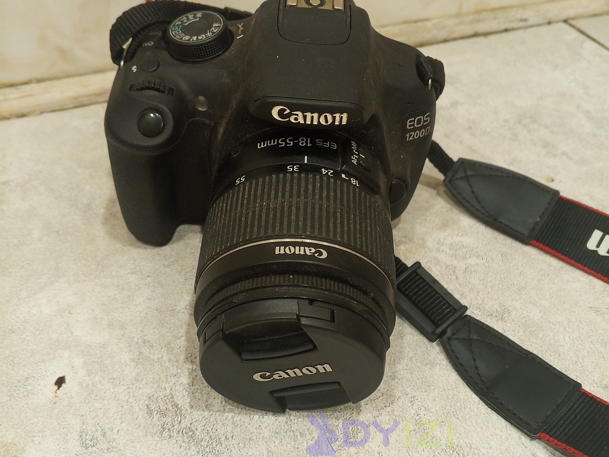 Зеркальный фотоаппарат CANON 1200 D